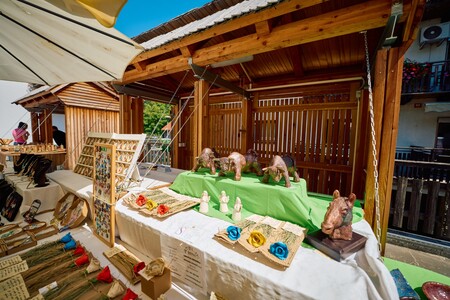 Nedeljsko dogajanje »Od štanta do štanta« (foto Janez Kotar)